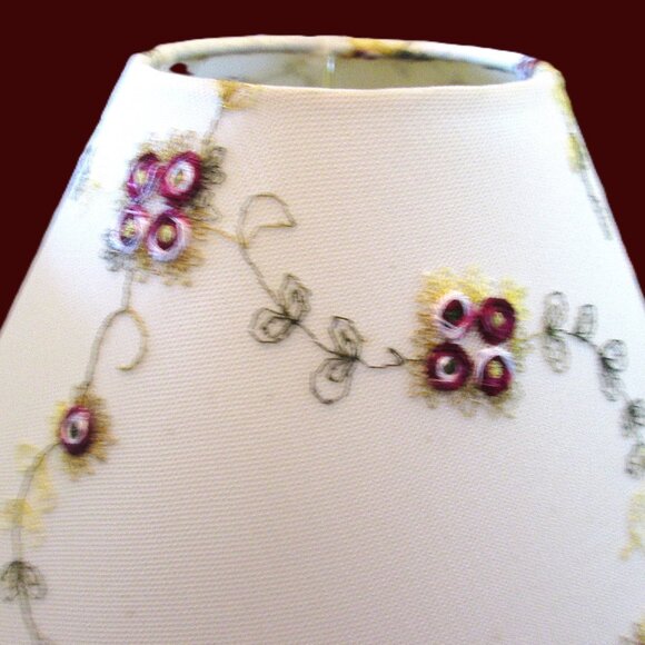 Vtg Off White Large Hurricane lampshade pair of delicate red flowers & green vin - Picture 8 of 16